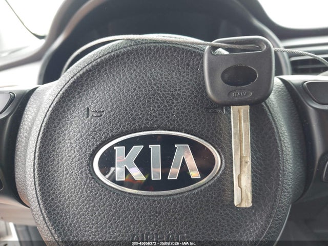 3KPA24AB7JE072084 KIA RIO LX
