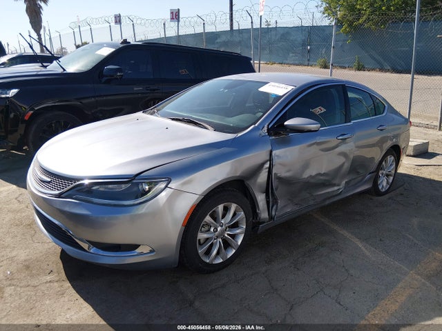 Chrysler 200 C 2015 1C3CCCCB9FN720612 Image 2