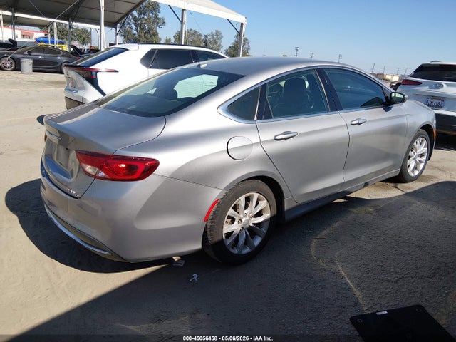 Chrysler 200 C 2015 1C3CCCCB9FN720612 Image 4