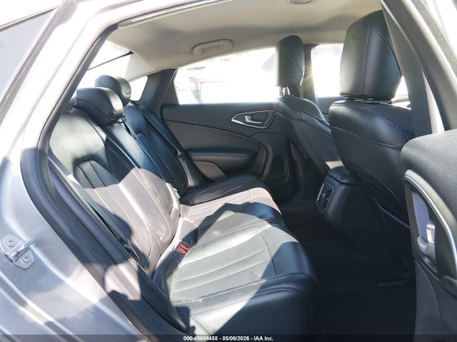 Chrysler 200 C 2015 1C3CCCCB9FN720612 Image 8