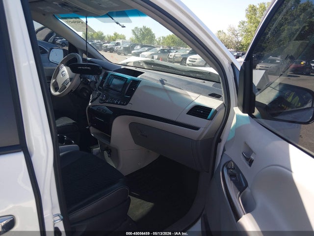 Aukcja sprzedaży 2013 Toyota Sienna Se 8 Passenger, vin: 5TDXK3DC9DS318801, numer aukcji: 45056459