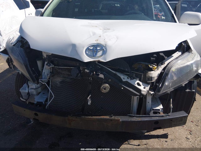Aukcja sprzedaży 2013 Toyota Sienna Se 8 Passenger, vin: 5TDXK3DC9DS318801, numer aukcji: 45056459