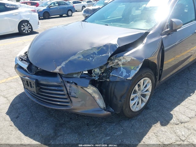 45056474 :رقم المزاد ، 4T4BF1FK0FR495891 vin ، 2015 Toyota Camry Le مزاد بيع