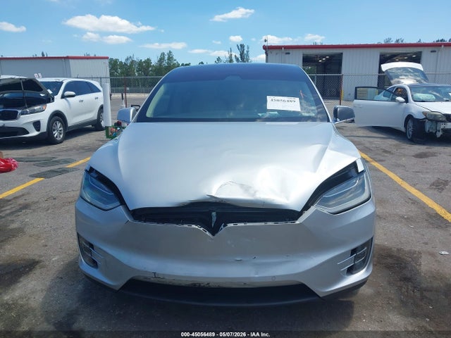 Продажа на аукционе авто 2018 Tesla Model X 100d/75d/p100d, vin: 5YJXCAE25JF111832, номер лота: 45056489