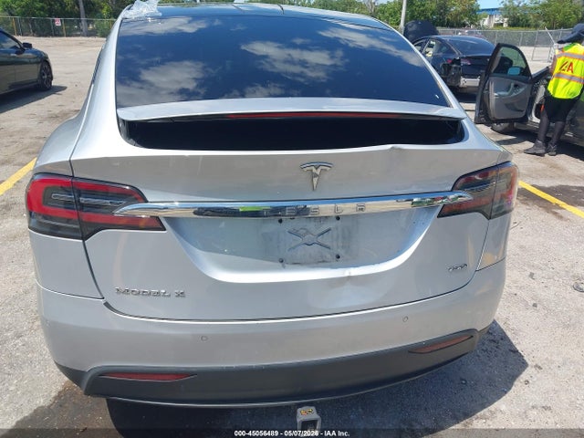 Продажа на аукционе авто 2018 Tesla Model X 100d/75d/p100d, vin: 5YJXCAE25JF111832, номер лота: 45056489