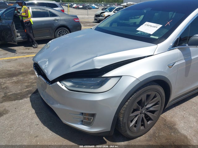 Продажа на аукционе авто 2018 Tesla Model X 100d/75d/p100d, vin: 5YJXCAE25JF111832, номер лота: 45056489
