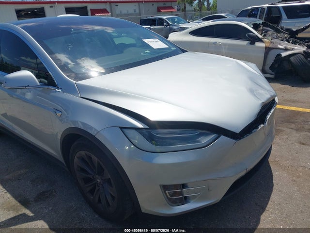 Продажа на аукционе авто 2018 Tesla Model X 100d/75d/p100d, vin: 5YJXCAE25JF111832, номер лота: 45056489