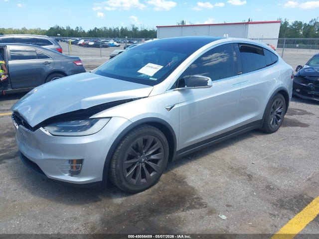 Продажа на аукционе авто 2018 Tesla Model X 100d/75d/p100d, vin: 5YJXCAE25JF111832, номер лота: 45056489
