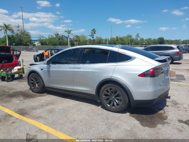 Продажа на аукционе авто 2018 Tesla Model X 100d/75d/p100d, vin: 5YJXCAE25JF111832, номер лота: 45056489