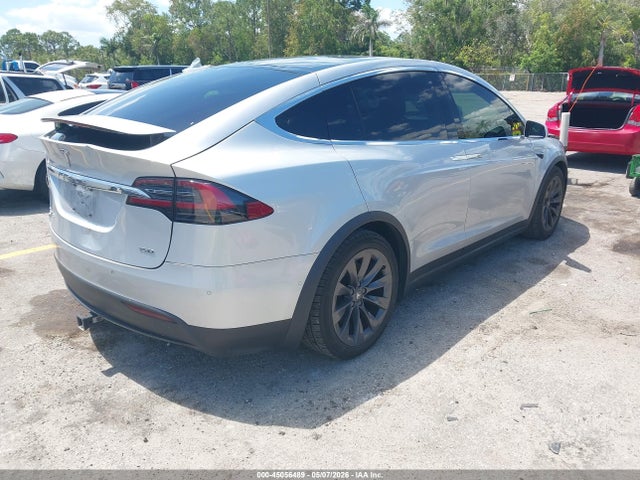 Продажа на аукционе авто 2018 Tesla Model X 100d/75d/p100d, vin: 5YJXCAE25JF111832, номер лота: 45056489