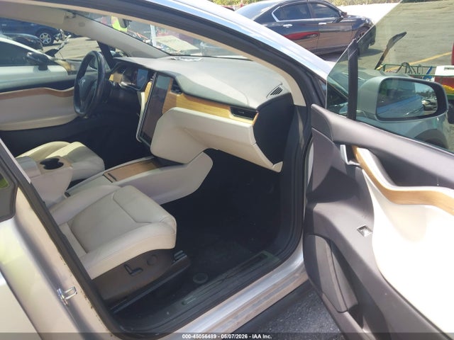 Продажа на аукционе авто 2018 Tesla Model X 100d/75d/p100d, vin: 5YJXCAE25JF111832, номер лота: 45056489