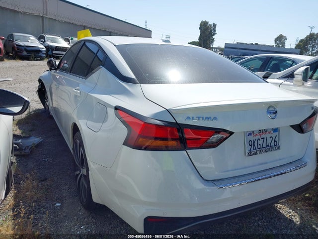 1N4BL4CVXNN353943 Nissan Altima Sr Fwd