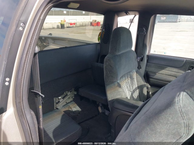 2000 Chevrolet S-10 Ls მანქანა იყიდება აუქციონზე, vin: 1GCCS19W9YK201464, აუქციონის ნომერი: 45056523