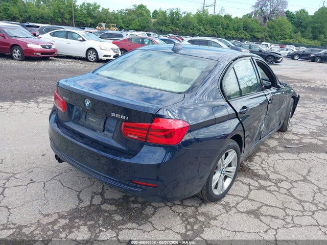 BMW 328i Xdrive 2016 WBA8E3G59GNU04027 Image 4