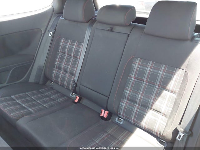 45056542 :رقم المزاد ، WVWFD7AJ3BW115335 vin ، 2011 Volkswagen Gti 2-door مزاد بيع