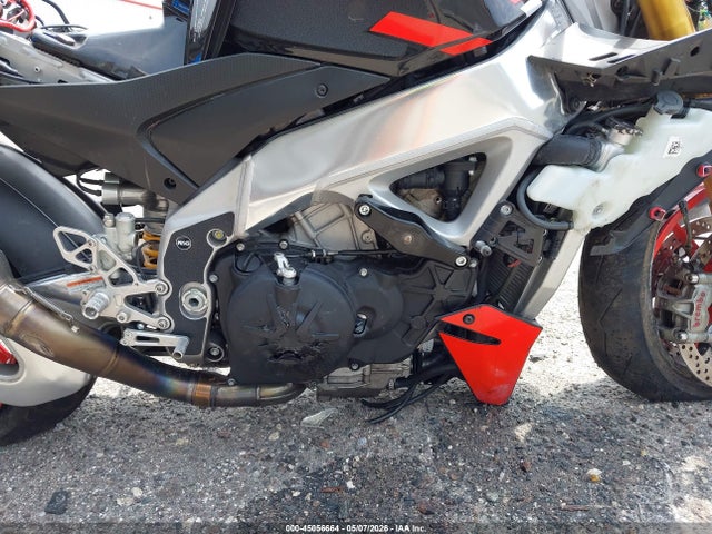 45056664 :رقم المزاد ، ZD4KZUB05MS000089 vin ، 2021 Aprilia Tuono V4 1100 Factory مزاد بيع
