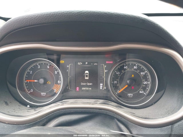 Продаж на аукціоні авто 2015 Jeep Cherokee Latitude, vin: 1C4PJLCBXFW591521, номер лоту: 45056690