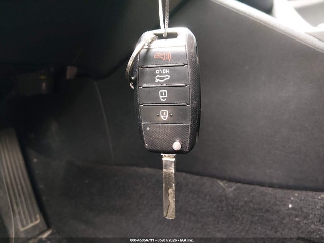 KIA Optima Lx 2017 5XXGT4L34HG144048 Image 11