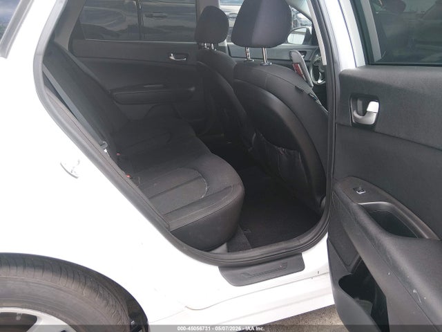 KIA Optima Lx 2017 5XXGT4L34HG144048 Image 8