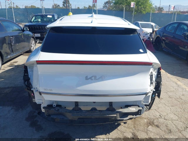 KNDC34LA7R5216623 KIA Ev6 Wind