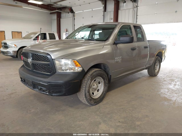 1C6RR7FG3KS629518 RAM 1500 Classic Tradesman 4x4 6&#039;4 Box