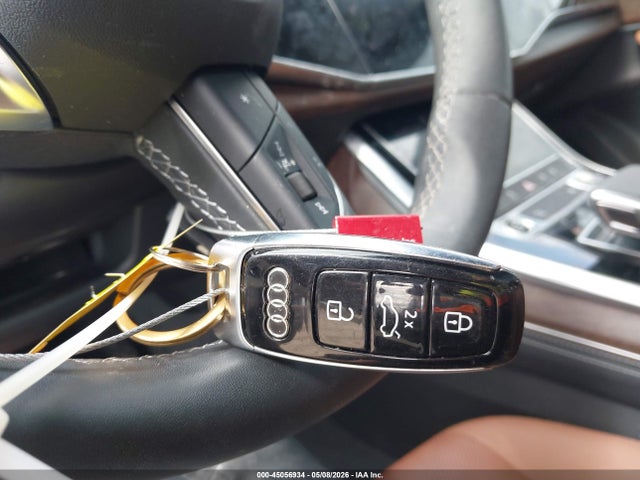 2025 Audi Q7 Premium Plus 55 Tfsi Quattro Tiptronic მანქანა იყიდება აუქციონზე, vin: WA1LVBF74SD020613, აუქციონის ნომერი: 45056934
