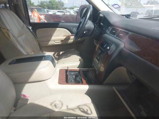 2008 Chevrolet Suburban 1500 Ltz მანქანა იყიდება აუქციონზე, vin: 1GNFC16038J205842, აუქციონის ნომერი: 45056944