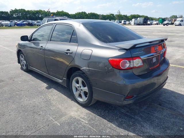 2013 Toyota Corolla S მანქანა იყიდება აუქციონზე, vin: 5YFBU4EE8DP183958, აუქციონის ნომერი: 45057024