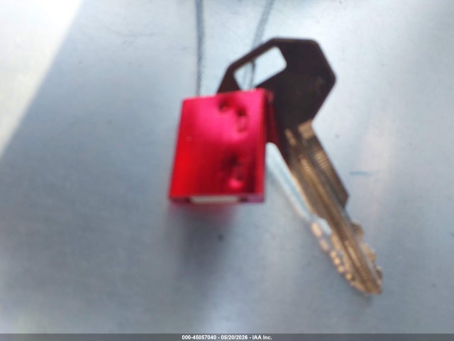 45057040 :رقم المزاد ، 4C3AU52N2XE084742 vin ، 1999 Chrysler Sebring Lxi مزاد بيع