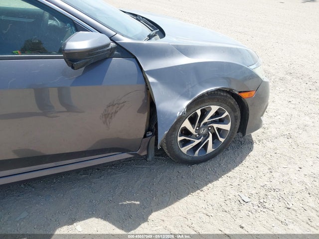 45057049 :رقم المزاد ، 2HGFC2F78JH542818 vin ، 2018 Honda Civic Ex مزاد بيع