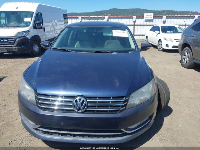 2012 Volkswagen Passat 2.5l Sel Premium მანქანა იყიდება აუქციონზე, vin: 1VWCP7A32CC006196, აუქციონის ნომერი: 45057139