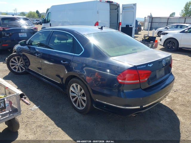 2012 Volkswagen Passat 2.5l Sel Premium მანქანა იყიდება აუქციონზე, vin: 1VWCP7A32CC006196, აუქციონის ნომერი: 45057139