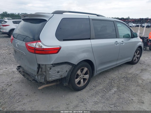 45057180 :رقم المزاد ، 5TDKK3DC2FS602123 vin ، 2015 Toyota Sienna Le 8 Passenger مزاد بيع