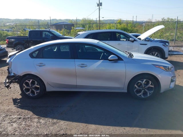 2020 Kia Forte Lxs მანქანა იყიდება აუქციონზე, vin: 3KPF24AD9LE245663, აუქციონის ნომერი: 45057224
