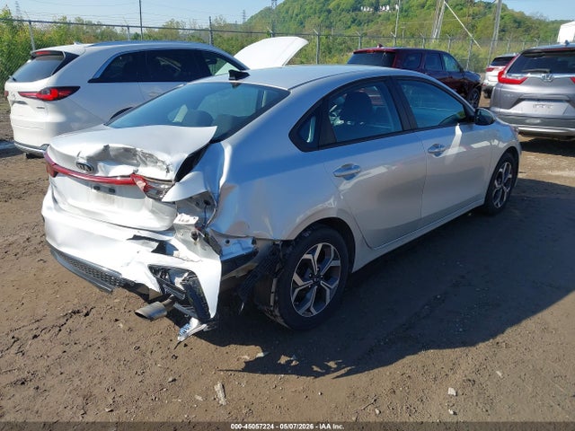 2020 Kia Forte Lxs მანქანა იყიდება აუქციონზე, vin: 3KPF24AD9LE245663, აუქციონის ნომერი: 45057224