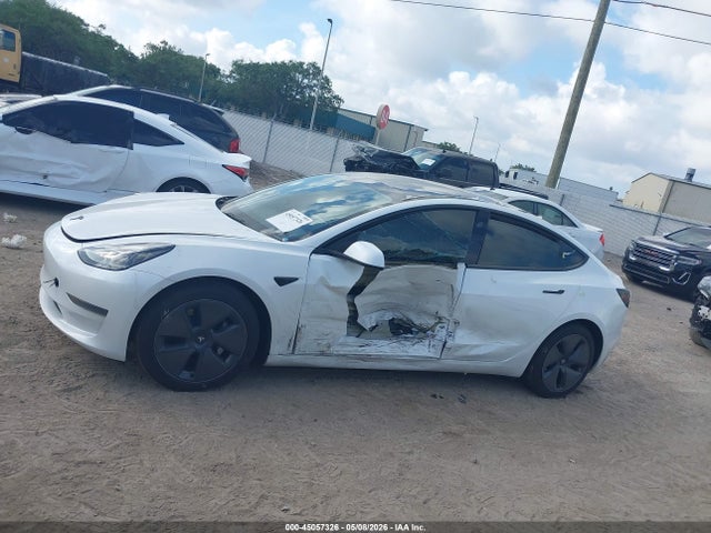 Tesla Model 3 Rear-wheel Drive 2022 5YJ3E1EA6NF101431 Image 13