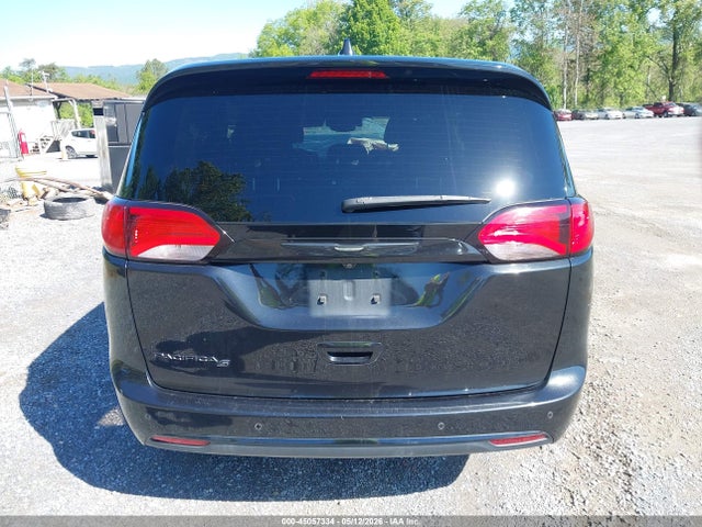2020 Chrysler Pacifica Touring მანქანა იყიდება აუქციონზე, vin: 2C4RC1FG0LR150001, აუქციონის ნომერი: 45057334