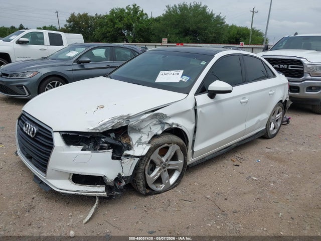 45057430 :رقم المزاد ، WAUAUGFF4H1067300 vin ، 2017 Audi A3 2.0t Premium مزاد بيع