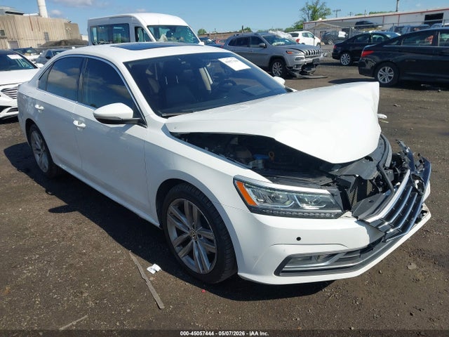 2018 Volkswagen Passat 2.0t Se მანქანა იყიდება აუქციონზე, vin: 1VWBA7A36JC042712, აუქციონის ნომერი: 45057444