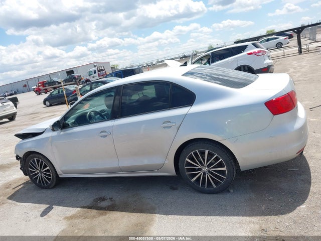 2011 Volkswagen Jetta 2.5l Se მანქანა იყიდება აუქციონზე, vin: 3VWDZ7AJ5BM371515, აუქციონის ნომერი: 45057508
