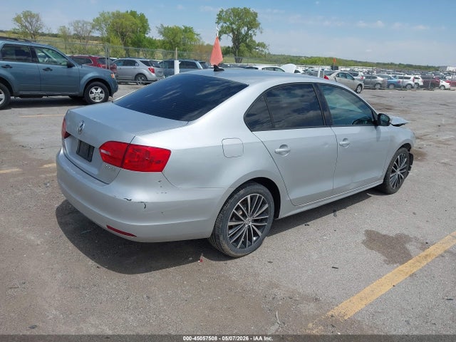 2011 Volkswagen Jetta 2.5l Se მანქანა იყიდება აუქციონზე, vin: 3VWDZ7AJ5BM371515, აუქციონის ნომერი: 45057508