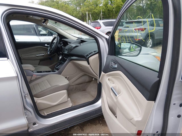 Продажа на аукционе авто 2015 Ford Escape Se, vin: 1FMCU9GX7FUC58277, номер лота: 45057632