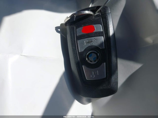 2015 Bmw 335i მანქანა იყიდება აუქციონზე, vin: WBA3A9G50FNS65784, აუქციონის ნომერი: 45057781