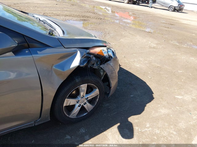2013 Hyundai Elantra Gls მანქანა იყიდება აუქციონზე, vin: 5NPDH4AEXDH419204, აუქციონის ნომერი: 45057833