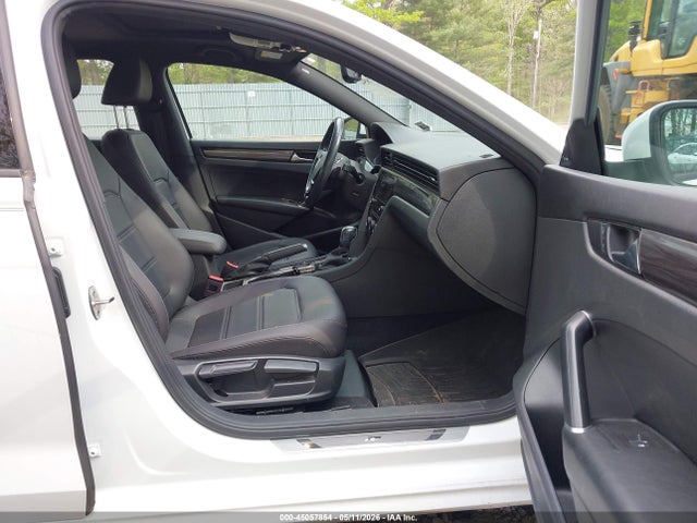 45057854 :رقم المزاد ، 1VWMA7A31NC001113 vin ، 2022 Volkswagen Passat 2.0t R-line مزاد بيع