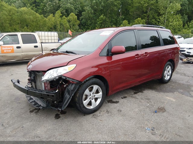 45057893 :رقم المزاد ، 5TDKZ3DC8HS857616 vin ، 2017 Toyota Sienna Le 8 Passenger مزاد بيع