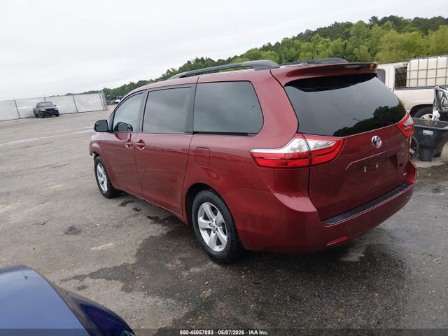 45057893 :رقم المزاد ، 5TDKZ3DC8HS857616 vin ، 2017 Toyota Sienna Le 8 Passenger مزاد بيع