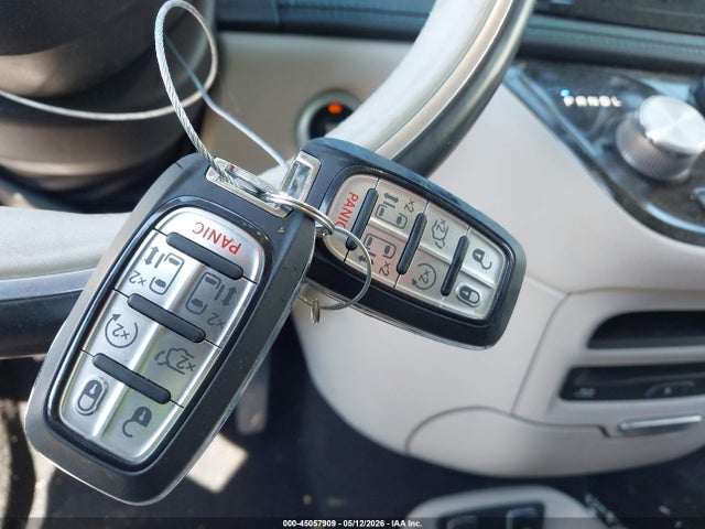 Aukcja sprzedaży 2019 Chrysler Pacifica Hybrid Limited, vin: 2C4RC1N7XKR590890, numer aukcji: 45057909