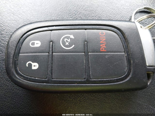 45057918 :رقم المزاد ، 1C4PJMLB2KD355389 vin ، 2019 Jeep Cherokee Latitude Plus 4x4 مزاد بيع