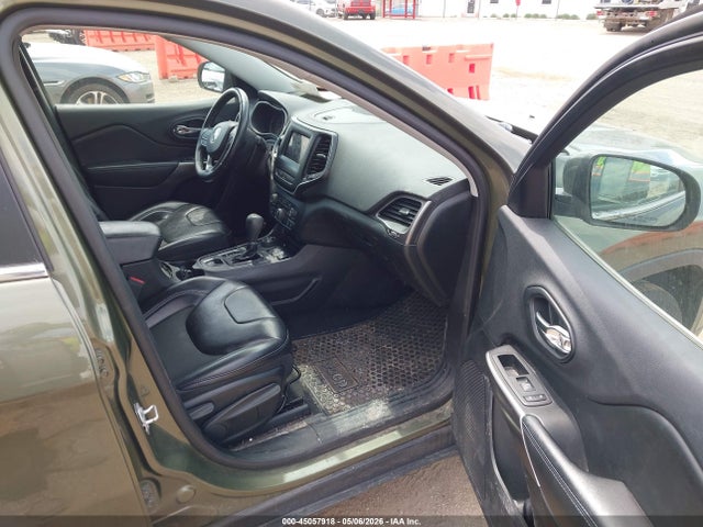 45057918 :رقم المزاد ، 1C4PJMLB2KD355389 vin ، 2019 Jeep Cherokee Latitude Plus 4x4 مزاد بيع